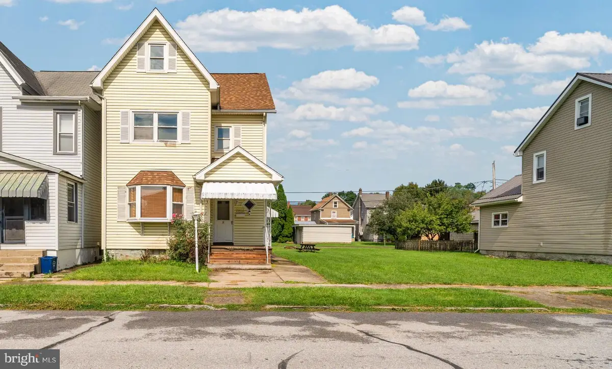 2912 4th Ave, Altoona, PA 16602 - #1