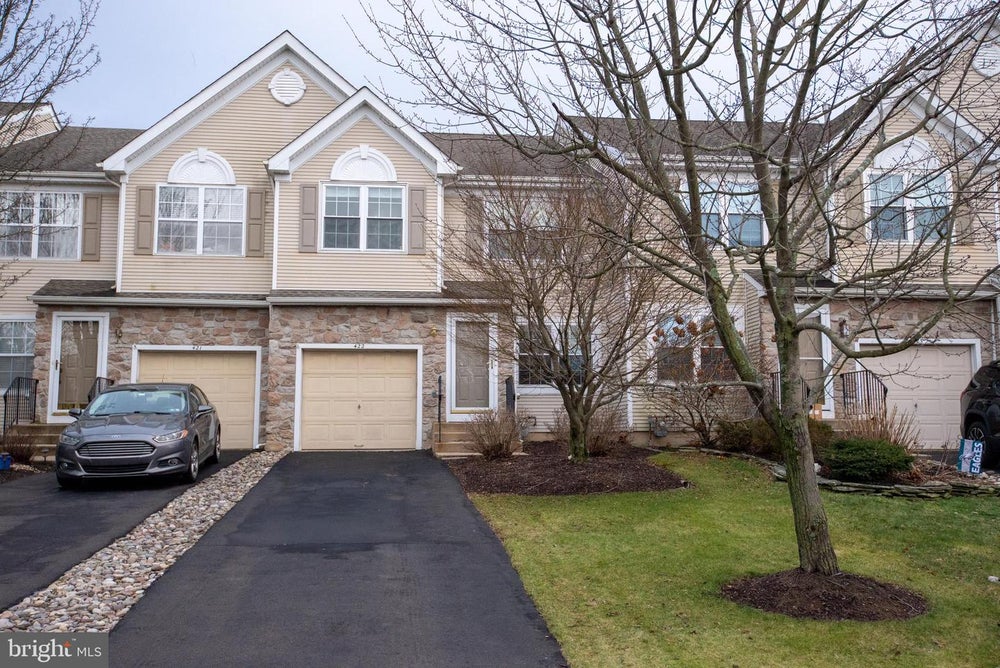 422 Mahogany Walk, NEWTOWN, PA 18940 BHGRE