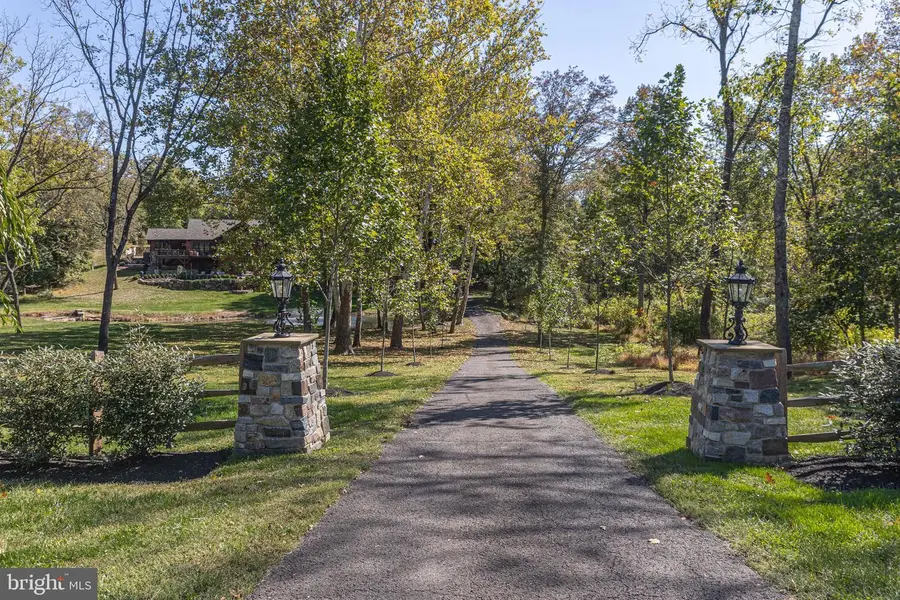 992 Worthington Mill Rd, Newtown, PA 18940 - Image #2