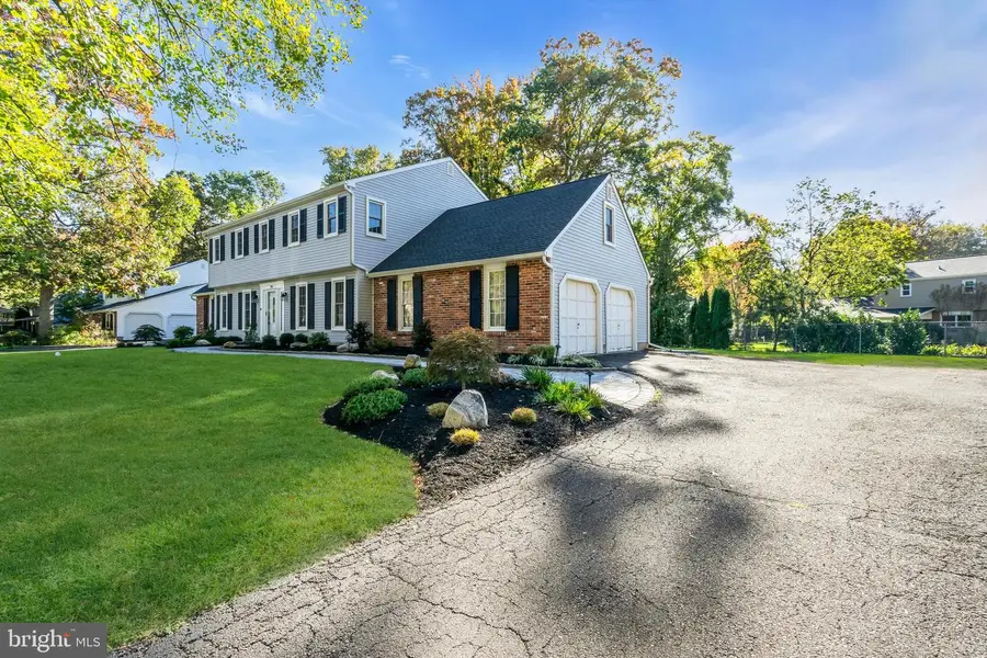 581 Nottingham Dr, Yardley, PA 19067 - Image #2