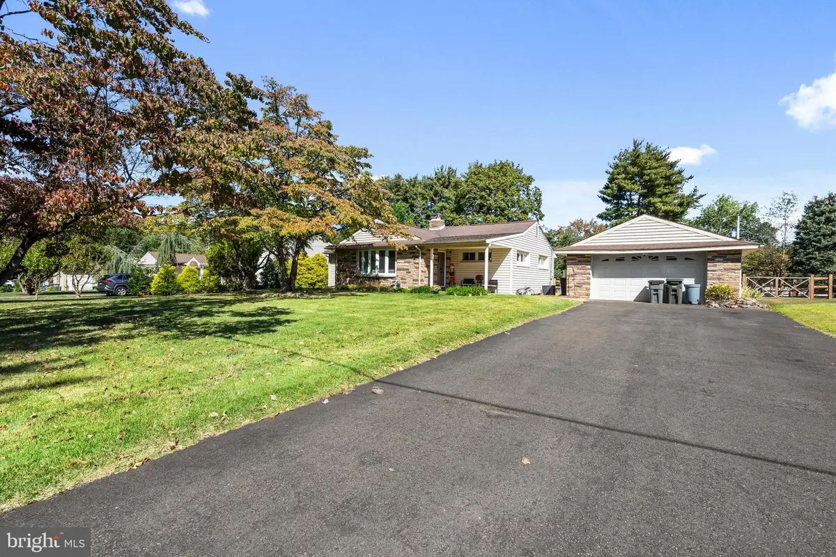 29 Holly Rd, Southampton, PA 18966 - Image #1