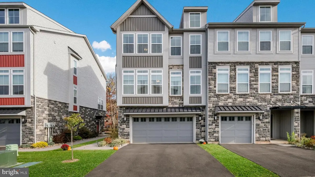 42 Independence Ct, Perkasie, PA 18944 - Image #1