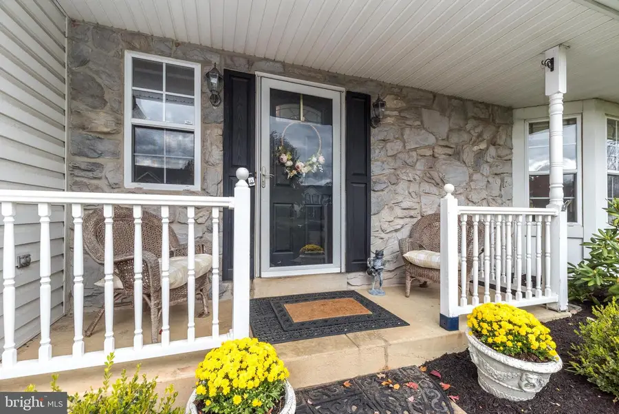 1403 E Fernbrook Dr, Warrington, PA 18976 - Image #3