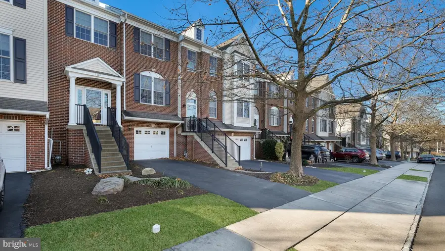 2372 Dorchester St W #w, Furlong, PA 18925 - Image #2