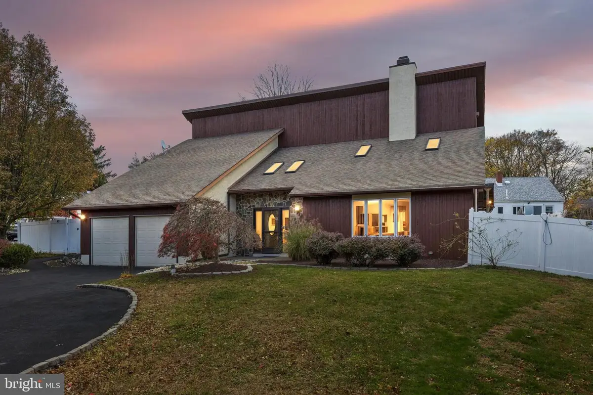 1305 Roberts Ave, Feasterville Trevose, PA 19053 - Image #1