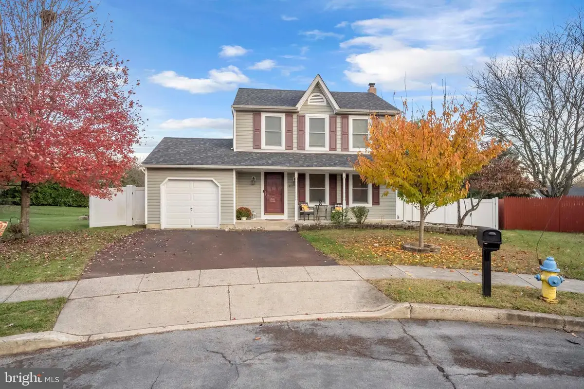 107 Chelsea Ct, Perkasie, PA 18944 - Image #1