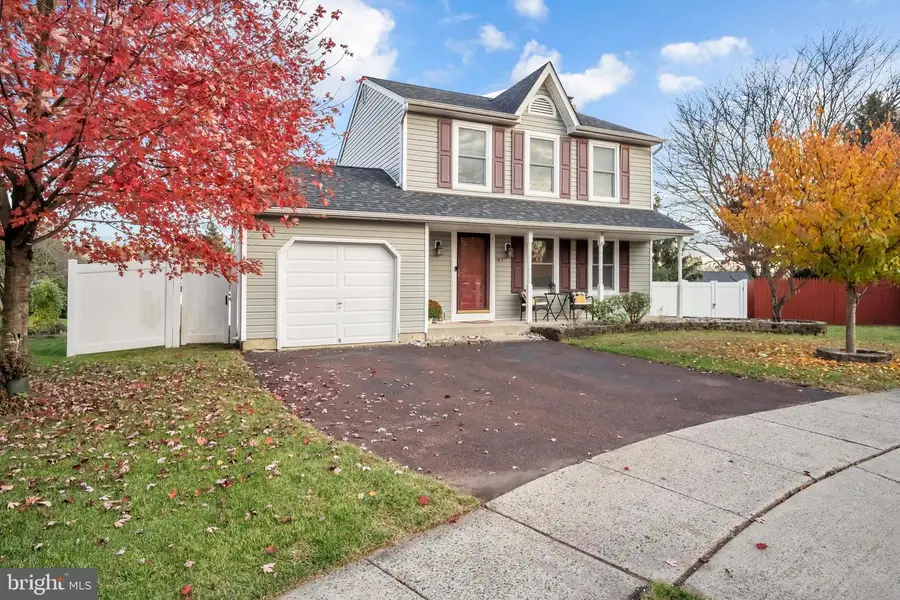 107 Chelsea Ct, Perkasie, PA 18944 - Image #2