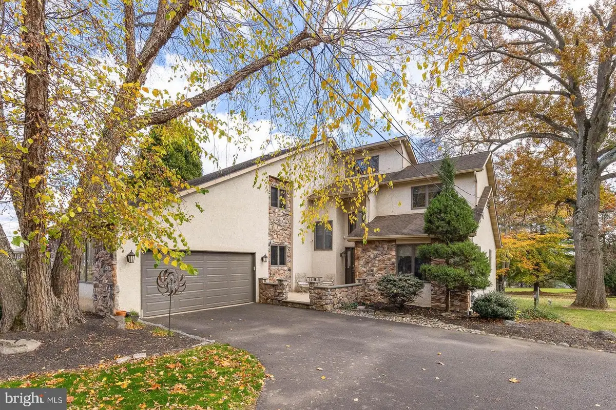 10 Hellberg Ave, Chalfont, PA 18914 - Image #1