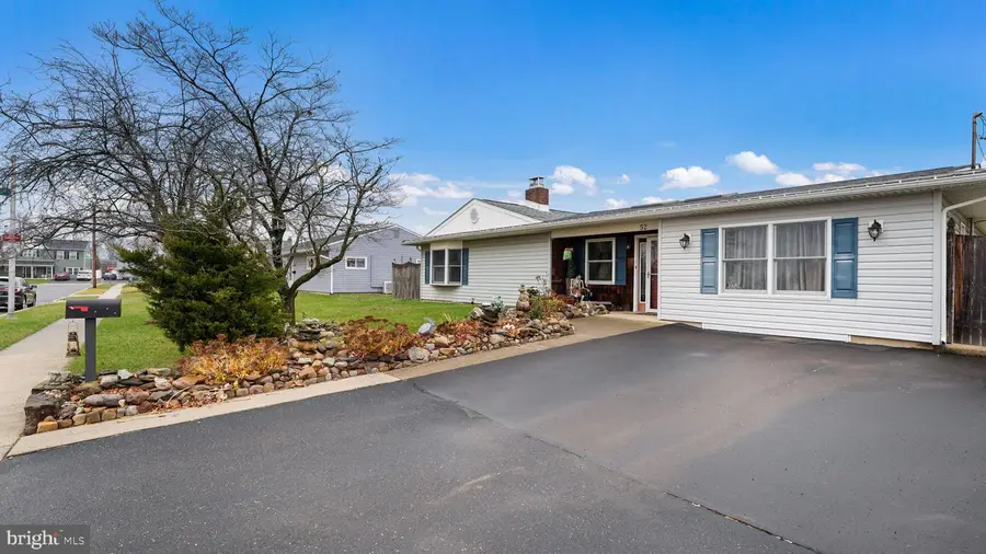 52 Post Ln, Levittown, PA 19054 - Image #2