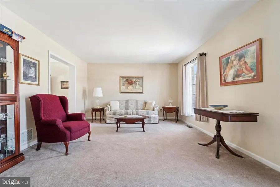 956 Duxbury Dr, Langhorne, PA 19047 - Image #3