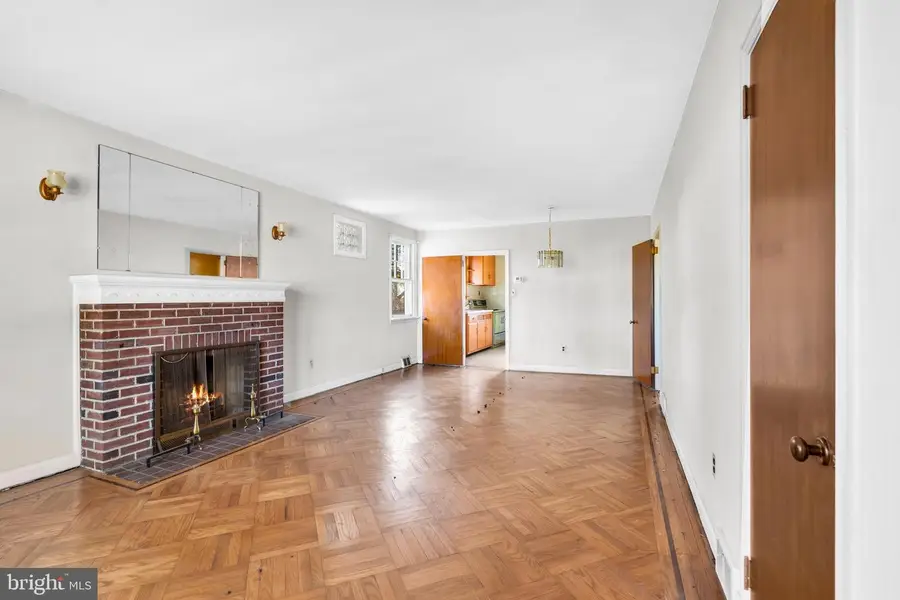 39 Woodbine Ave, Feasterville Trevose, PA 19053 - Image #2