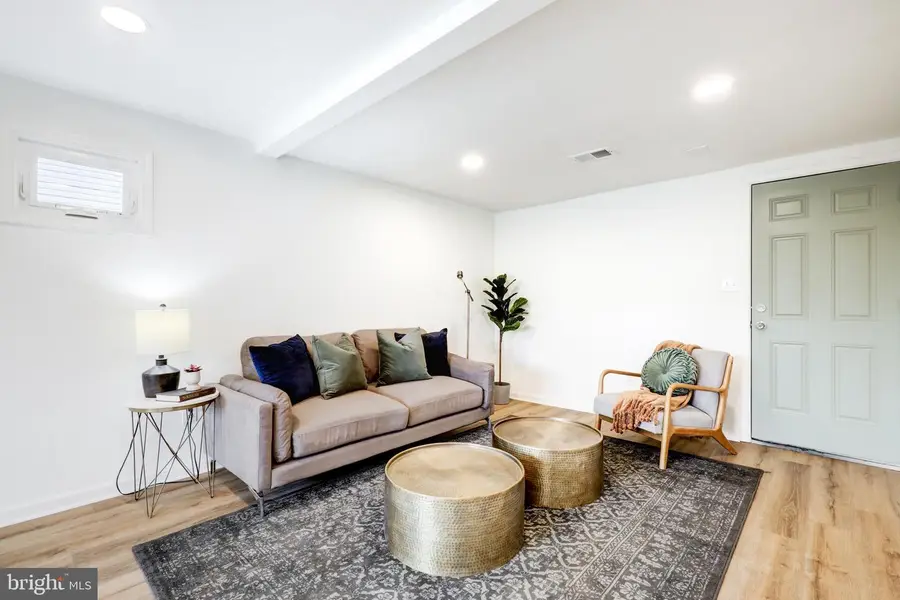 31 Nature Ln, Levittown, PA 19054 - Image #2