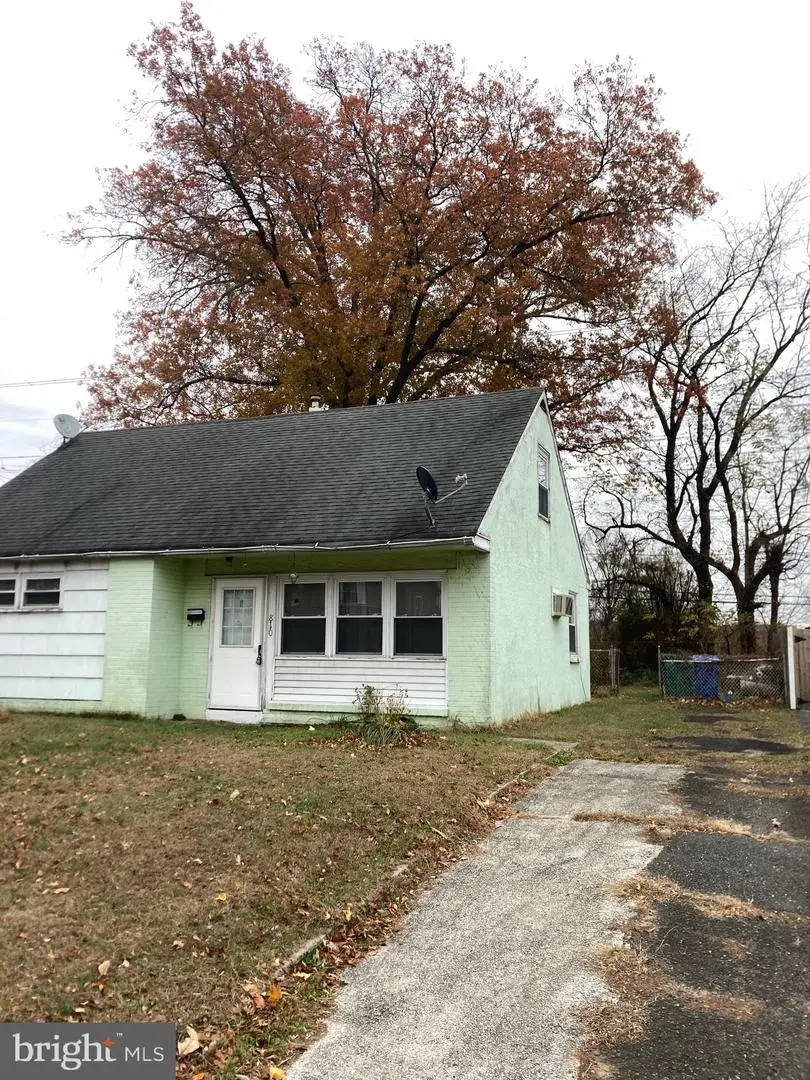 810 Winder Dr, Bristol, PA 19007 - Image #2