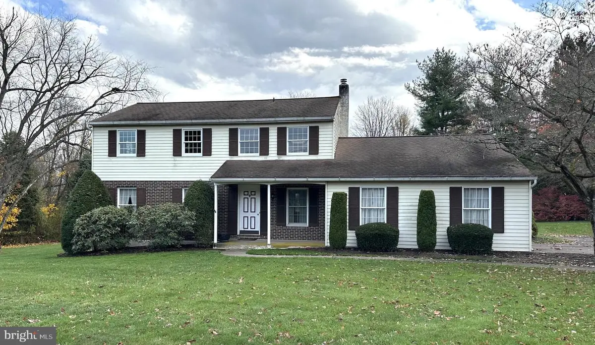 2004 Evergreen Dr, Perkasie, PA 18944 - Image #1