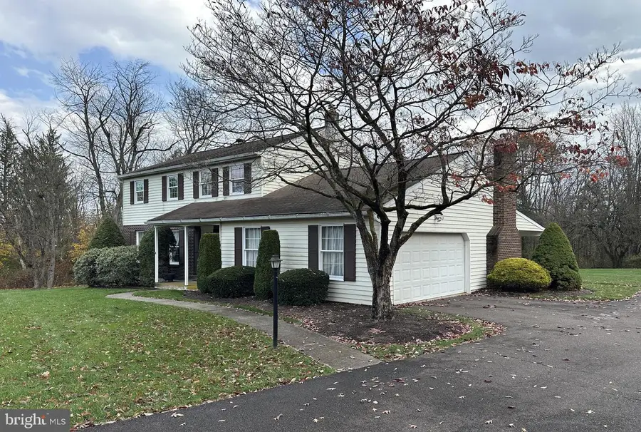 2004 Evergreen Dr, Perkasie, PA 18944 - Image #2