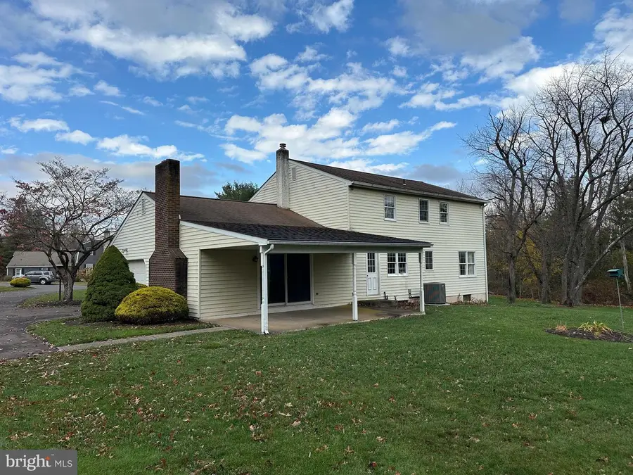 2004 Evergreen Dr, Perkasie, PA 18944 - Image #3