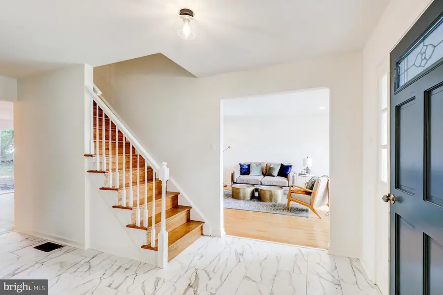 4928 Edgewood Rd, Doylestown, PA 18902 - Image #2