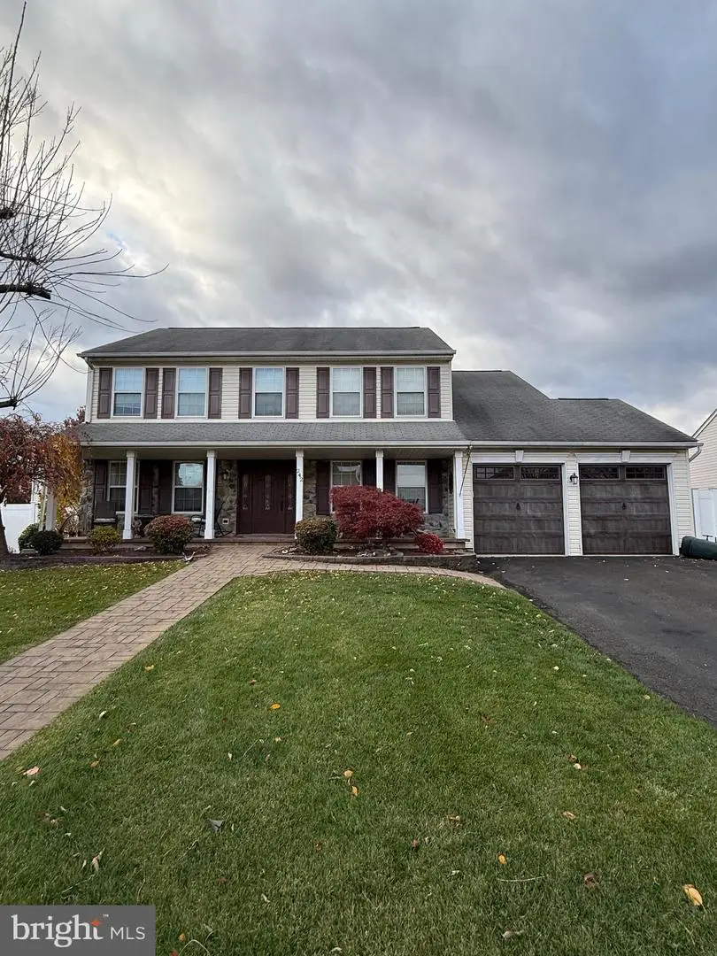 242 Snapdragon St, Warrington, PA 18976 - Image #1