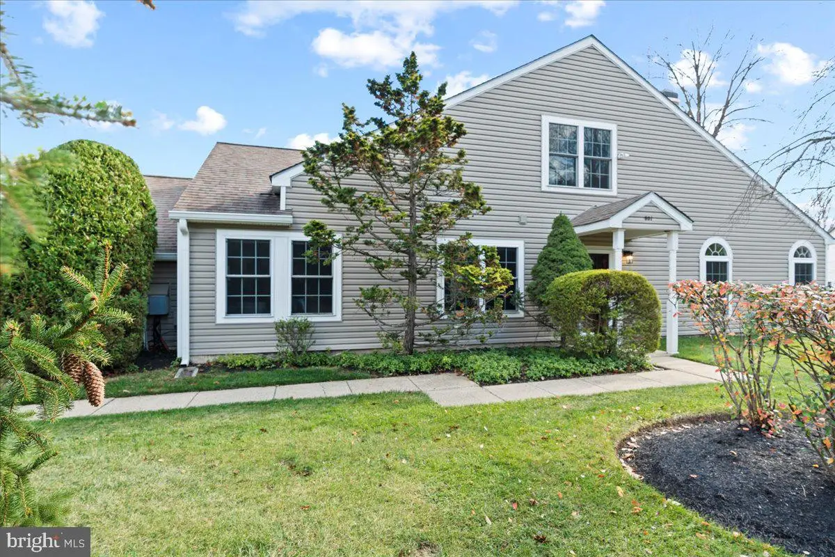501 Potters Ct, Holland, PA 18966 - Image #1