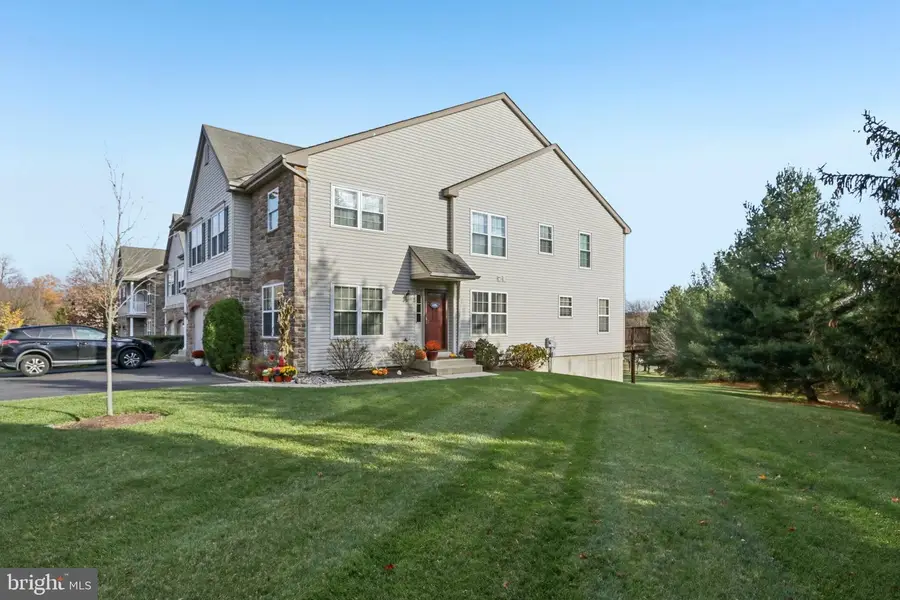 47 Sunrise Ct, Feasterville Trevose, PA 19053 - Image #2