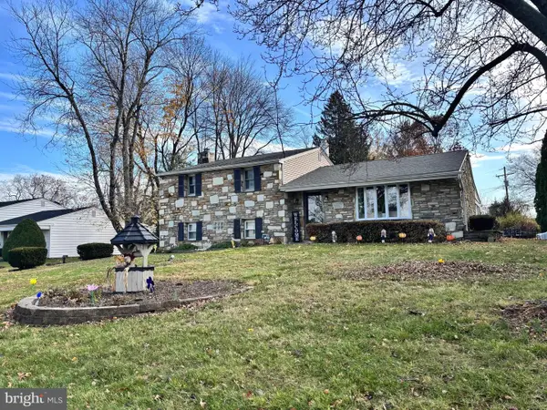 273 Holly Knoll Dr, CHURCHVILLE, PA 18966