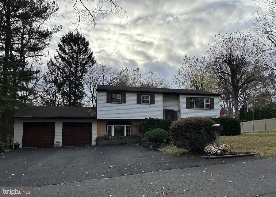 653 Avenue A, Feasterville Trevose, PA 19053 - Image #2