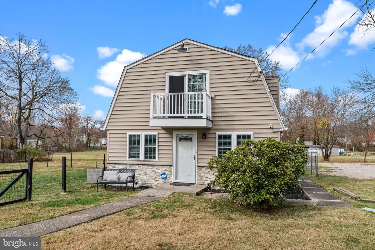 2623 Ave #e, Levittown, PA 19056 - Image #1