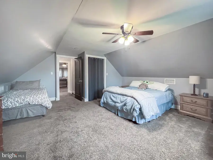 19 Cobalt Ridge Dr N, Levittown, PA 19057 - Image #3