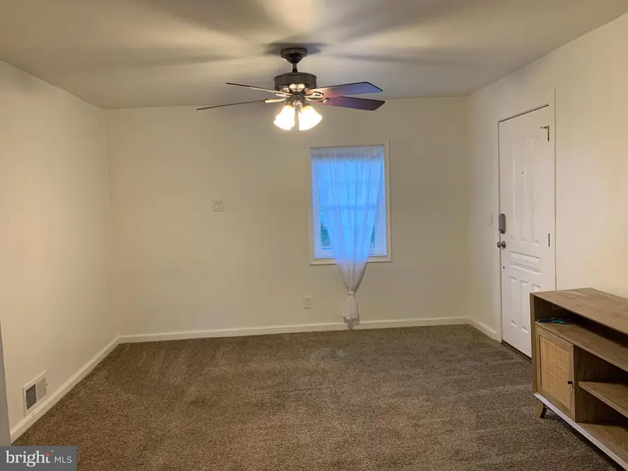 825 Tulip Ave, Croydon, PA 19021 - Image #2