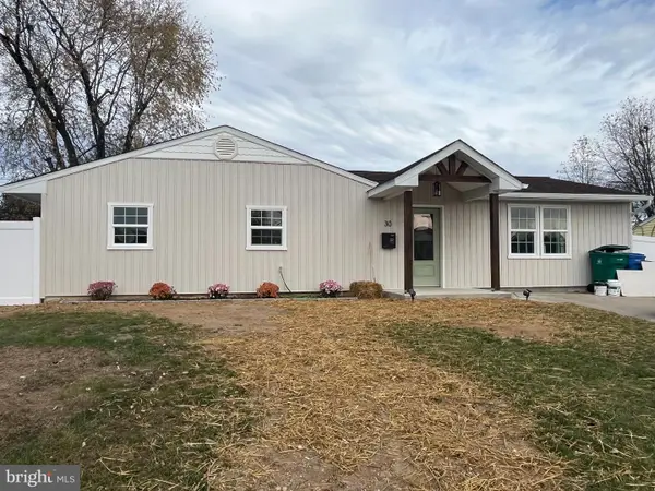 30 Mistletoe Ln, LEVITTOWN, PA 19054