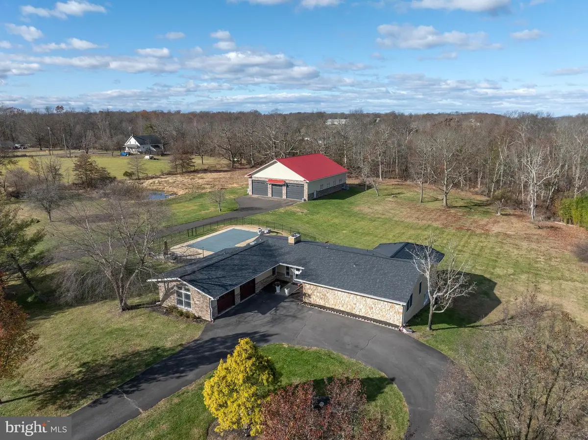 6469 Groveland Rd, Pipersville, PA 18947 - Image #1