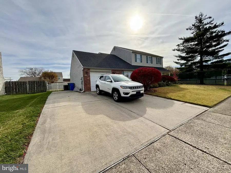 744 Fairbridge Dr, Fairless Hills, PA 19030 - Image #2