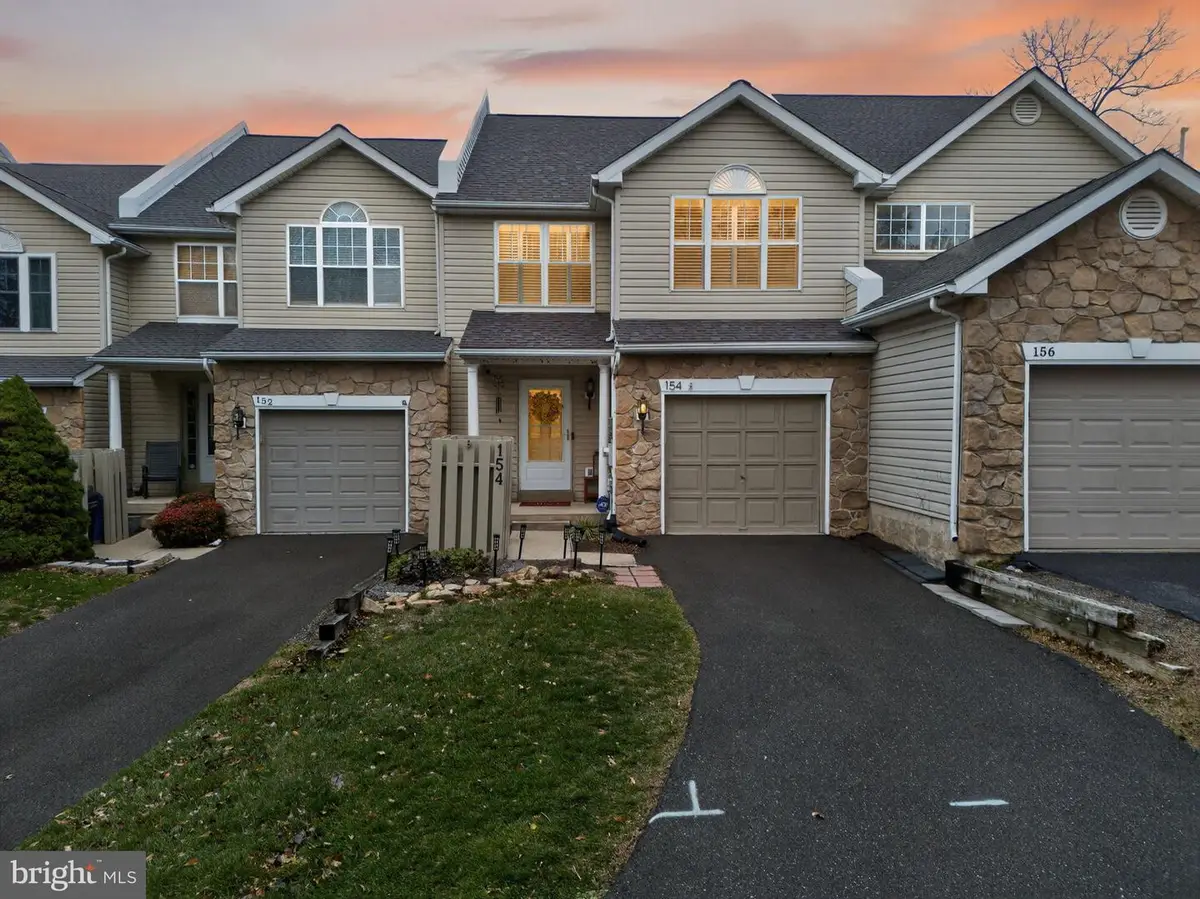 154 Galway Cir, Chalfont, PA 18914 - Image #1