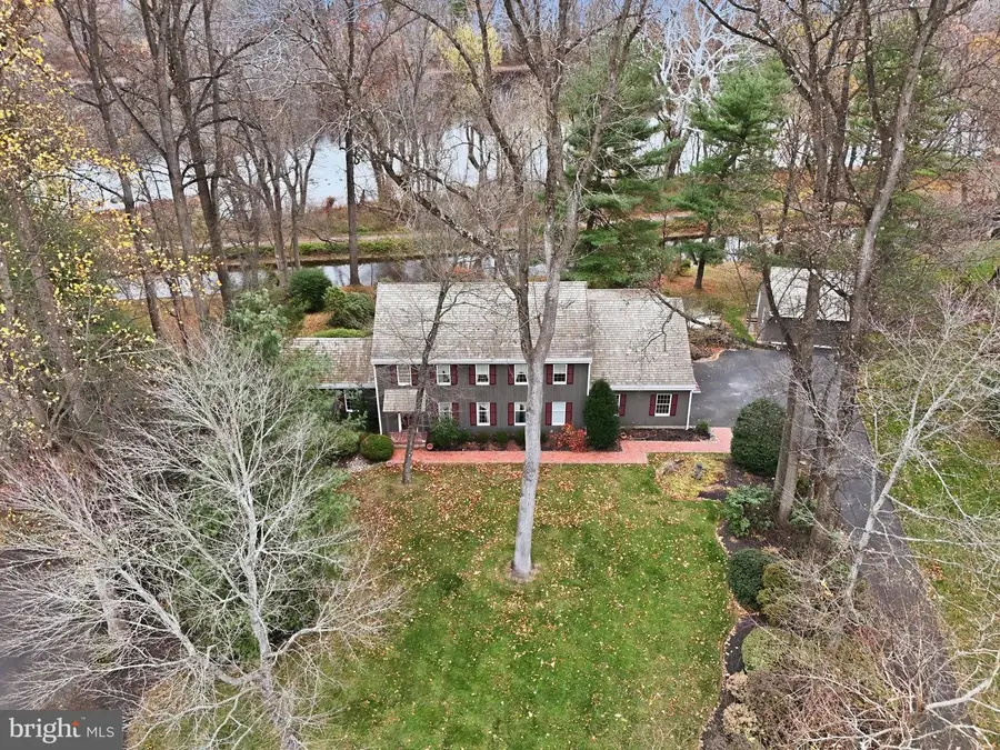 14 Devon Dr, New Hope, PA 18938 - Image #2