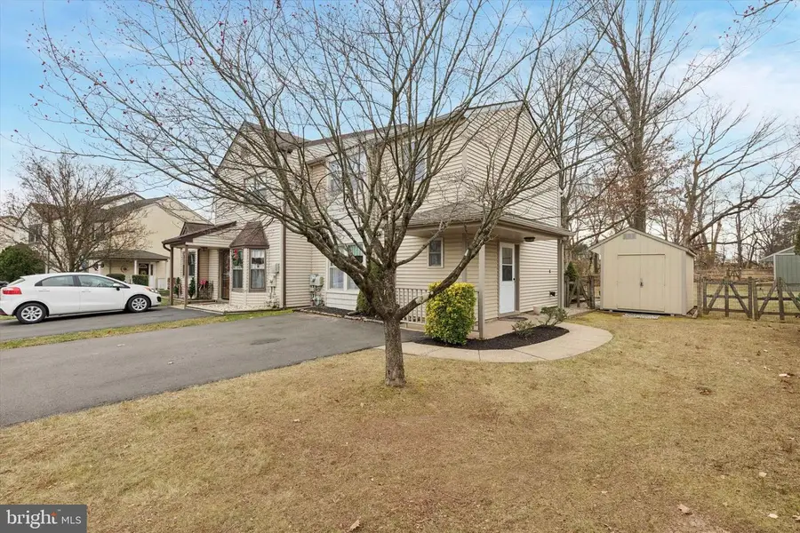 631 Whittier Dr, Warminster, PA 18974 - Image #2
