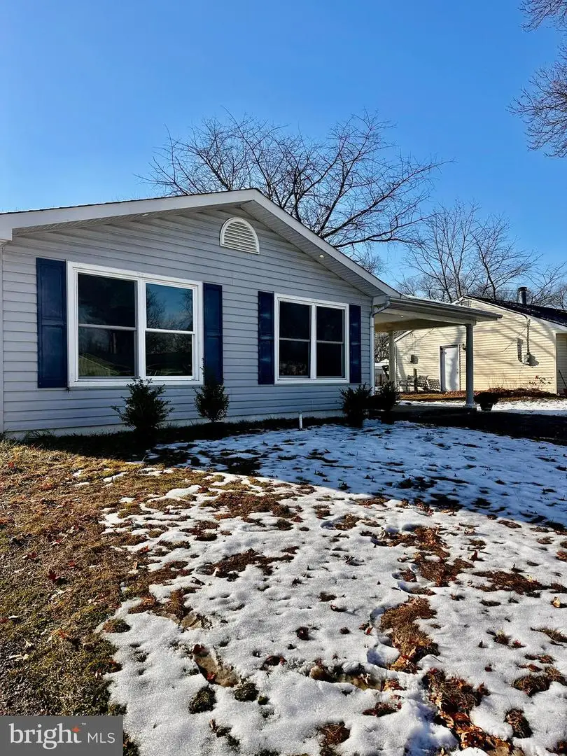 23 Tamarack Ln, Levittown, PA 19054 - Image #2