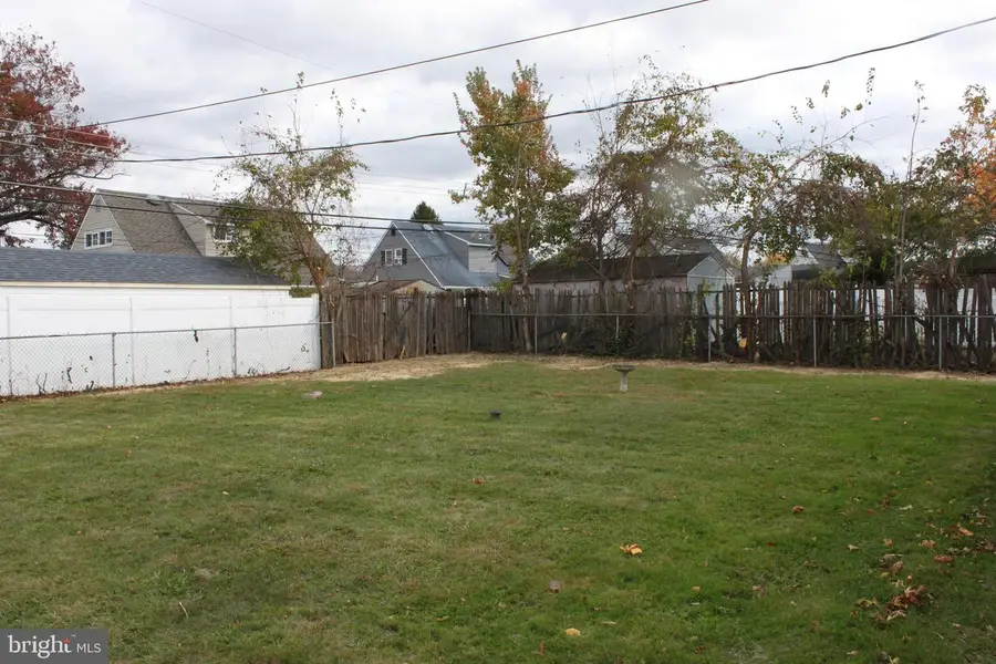 34 Misty Pine Rd, Levittown, PA 19056 - Image #2