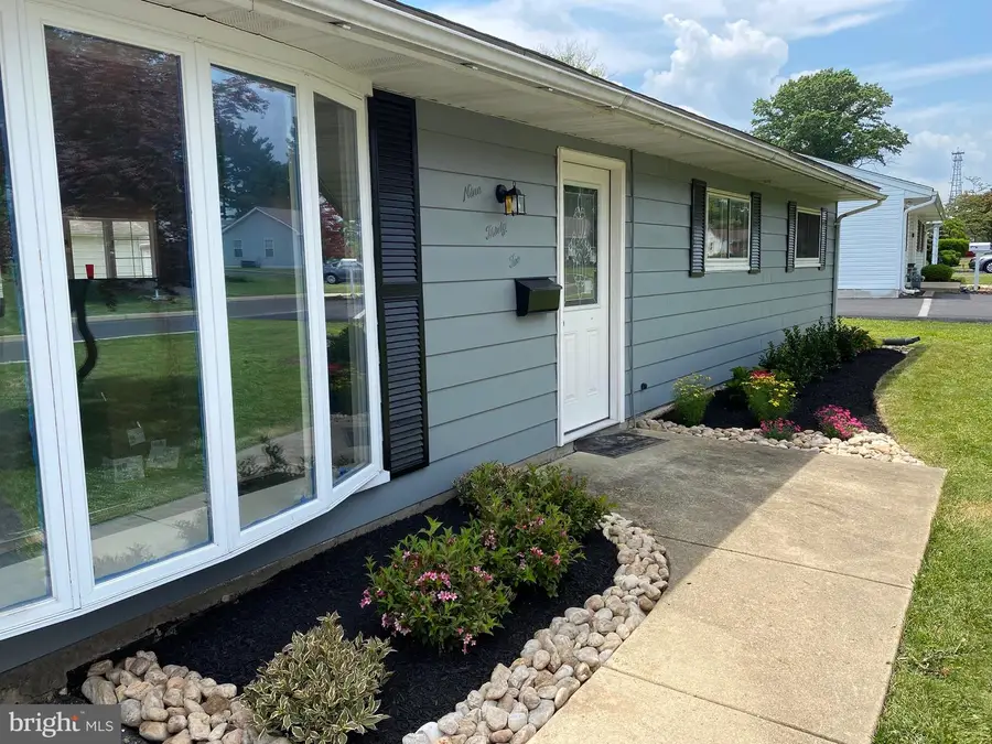 932 Rozel Ave, Southampton, PA 18966 - Image #2