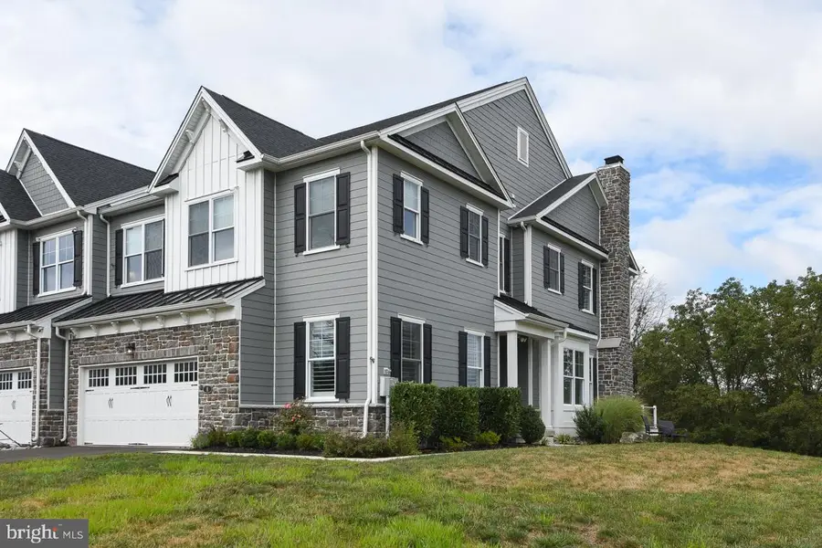 8 Elizabeth Ln, Doylestown, PA 18901 - Image #3