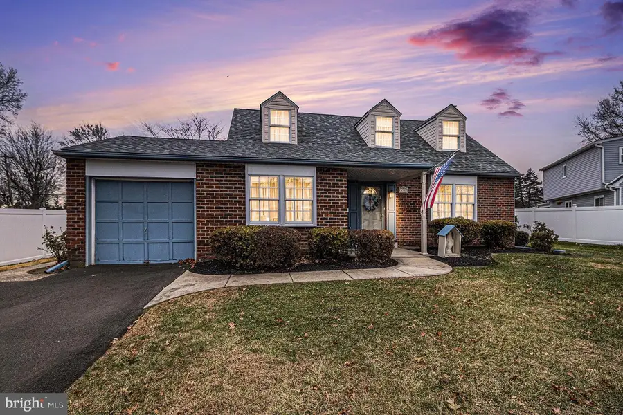 410 Wendy Rd, Southampton, PA 18966 - Image #2