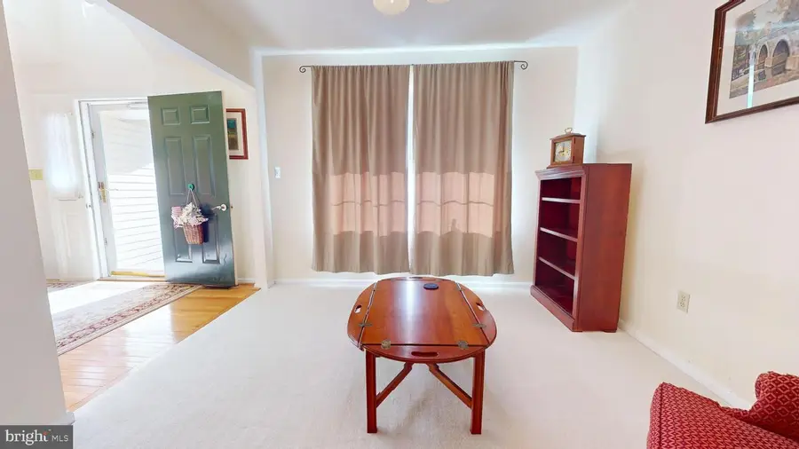 1033 Glen Manor Dr, Quakertown, PA 18951 - Image #3