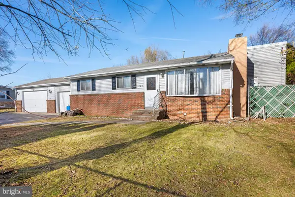 220 Western Ave, BRISTOL, PA 19007