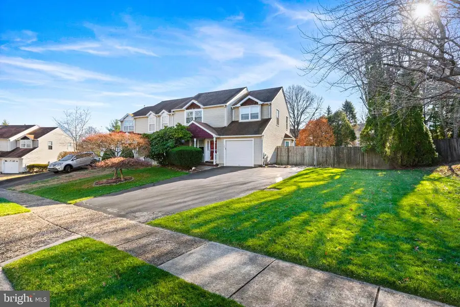 29 Tree Bark Ln, Southampton, PA 18966 - Image #2