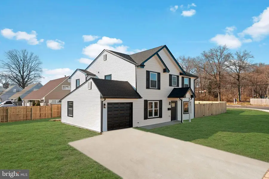 43 Petunia Rd, Levittown, PA 19056 - Image #2