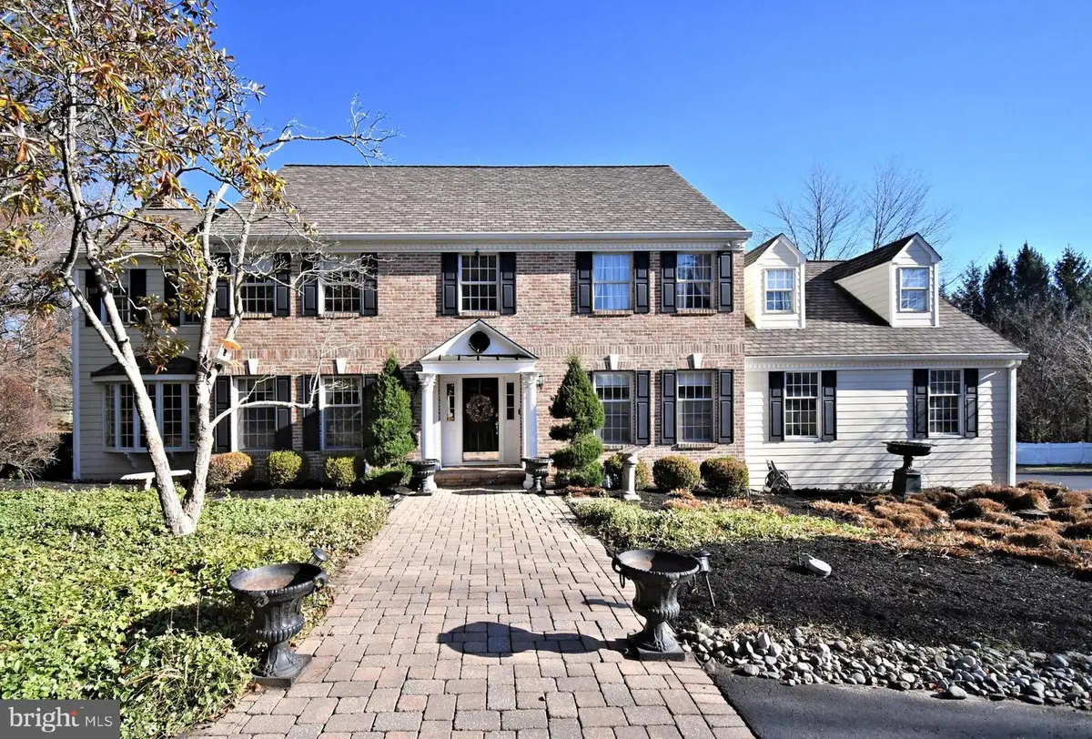 4 Pine Heritage Dr, Newtown, PA 18940 - Image #1