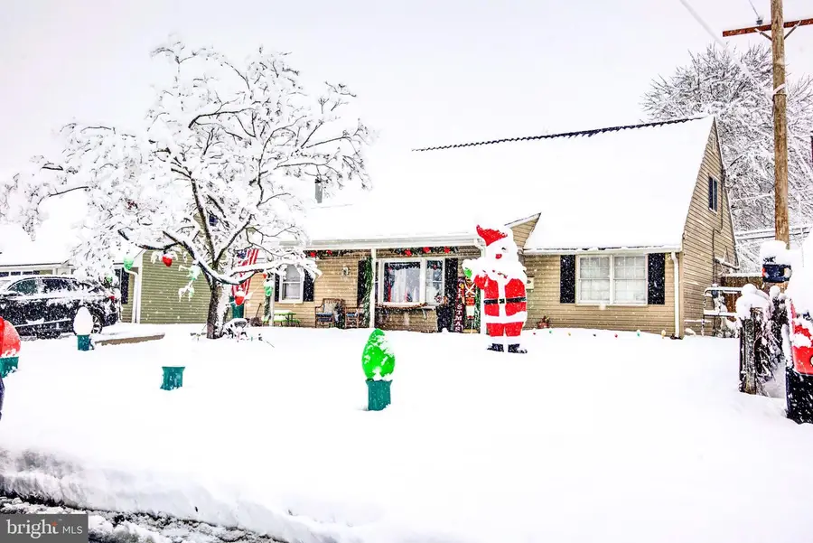 83 Indigo Rd, Levittown, PA 19057 - Image #3