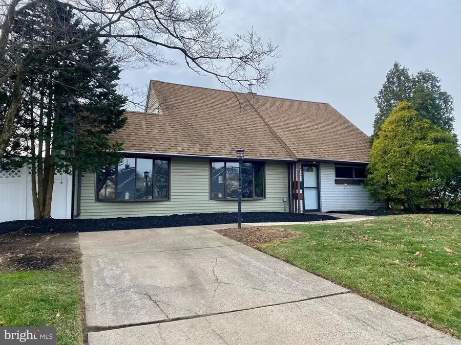 28 Cloister Rd, Levittown, PA 19057 - Image #2