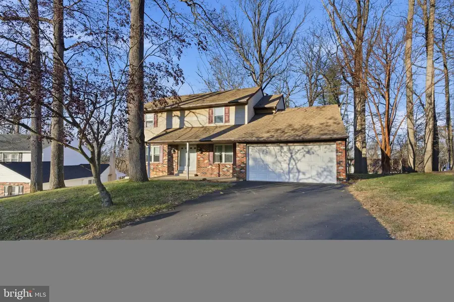 862 Green Ridge Cir, Langhorne, PA 19053 - Image #2