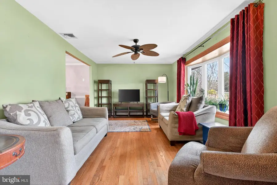 26 Austin Rd, Yardley, PA 19067 - Image #2