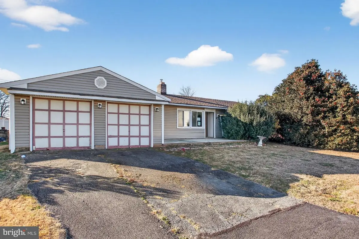 6 Field Ln, Levittown, PA 19055 - Image #1